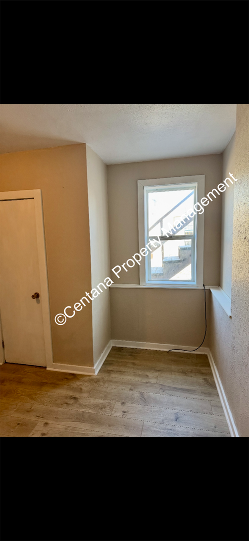 Foto del edificio - 614 W Park St