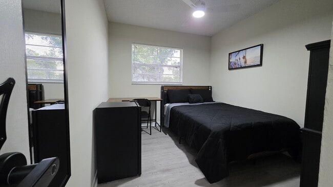 Photo - 1343 Poppy Ave House