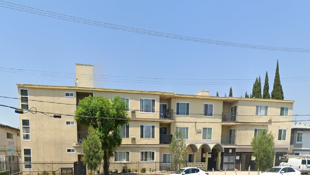 Primary Photo - 13535 Victory Blvd