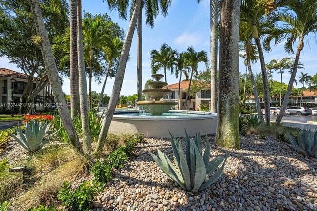 Foto del edificio - 6503 N Military Trl