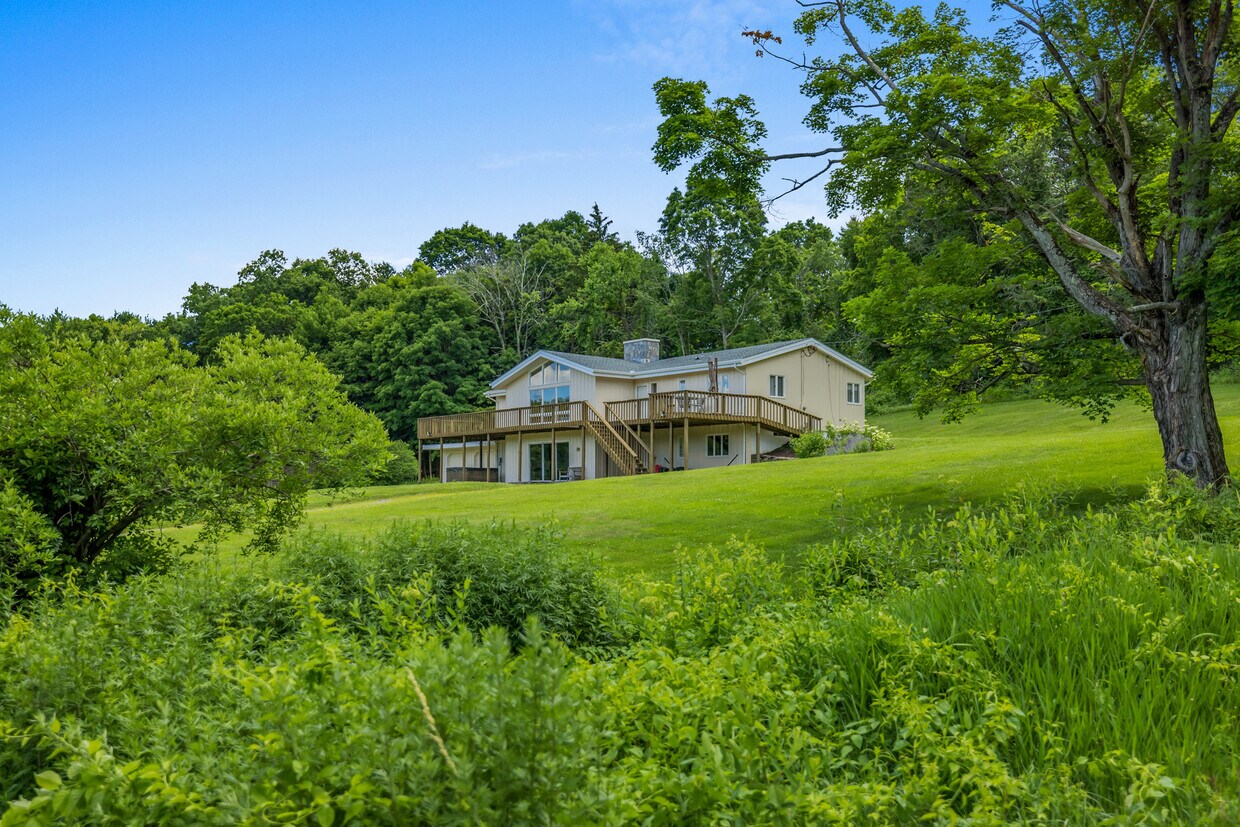 Primary Photo - 291 Grassy Hill Rd