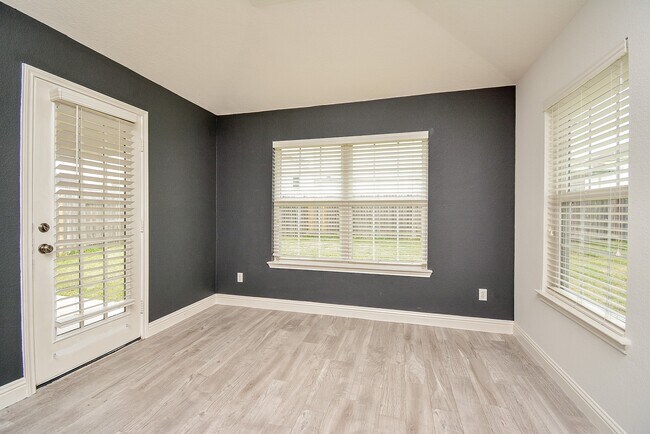 Foto del edificio - 7519 Muley Ln