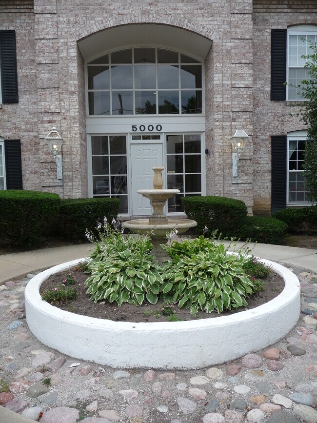 Photo - 5000 Carriageway Dr Apartment