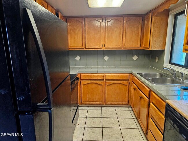 Foto del edificio - 6423 Kiowa Ct