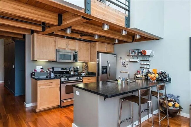 Building Photo - "Charming 1-Bedroom Oasis in the Heart of San Francisco!"
