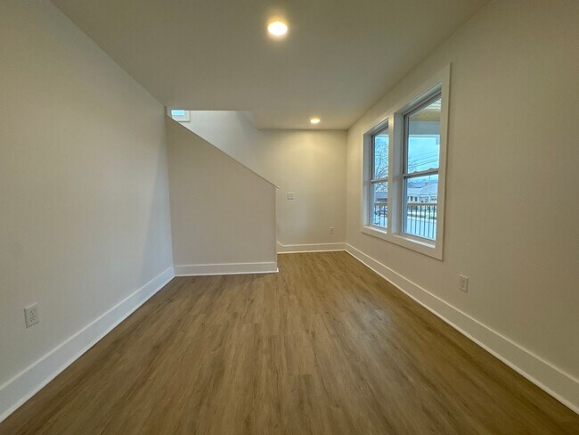 Foto del edificio - Fully Renovated 1930s Cottage in East Nashville – Move-In Ready