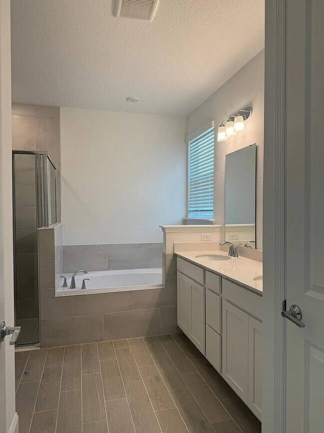 Foto del edificio - 298 Seaforth Dr