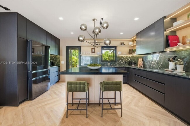 Foto del edificio - 331 NW 38th St