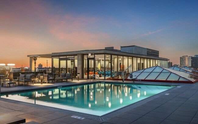 Foto del edificio - 3764 N Broadway