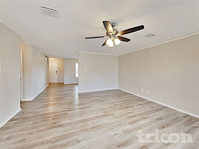 Building Photo - 1688 Wildrose Dr