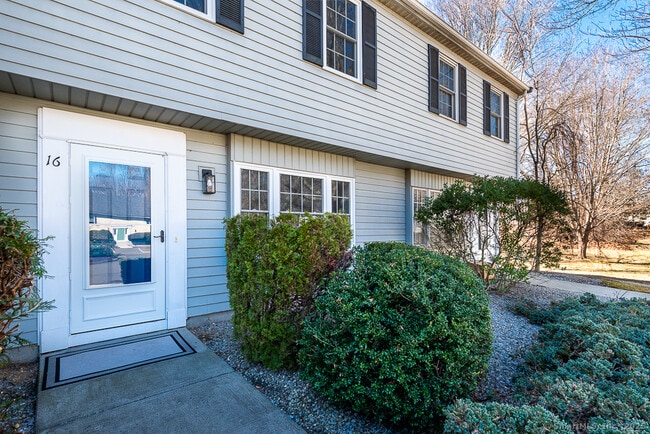 Building Photo - 16 Brantwood Dr