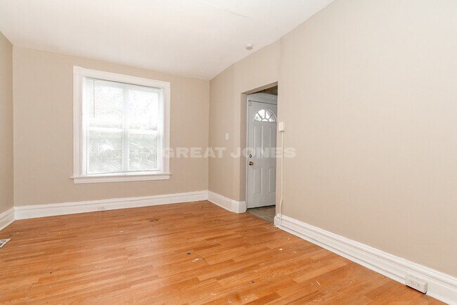 Building Photo - 2923 Miami St