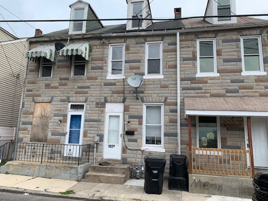 Primary Photo - $950 Harrisburg 3 bedroom house for rent