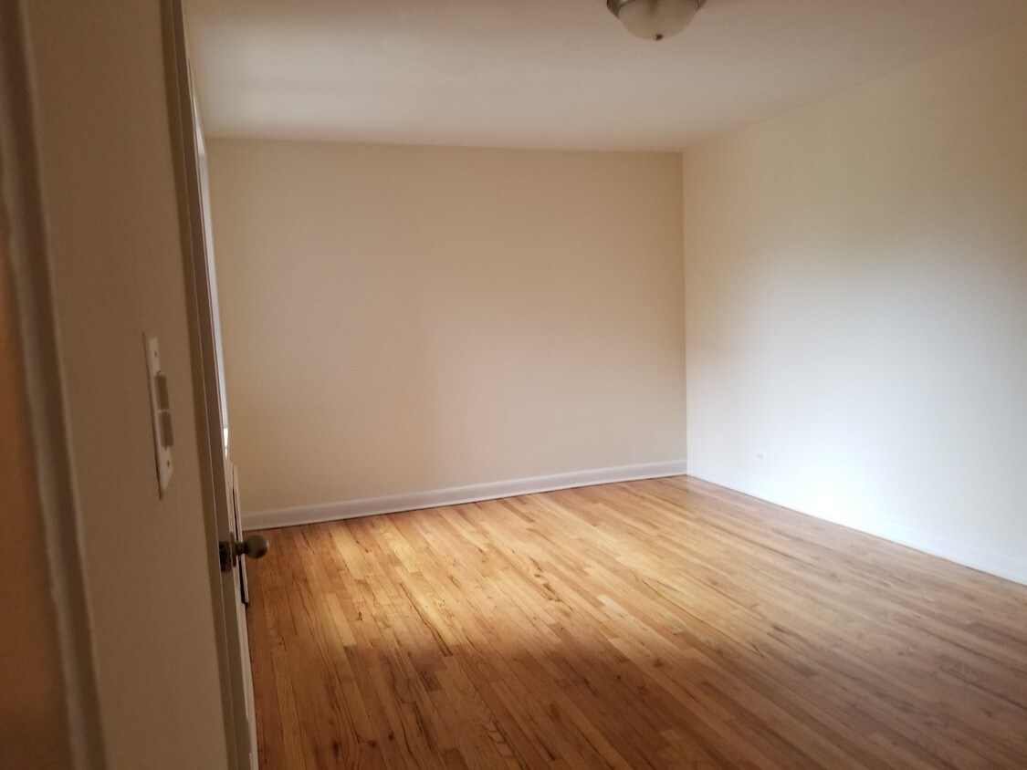 Foto principal - 2911 Brighton 5th St