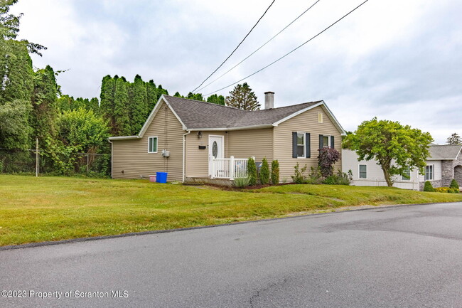 Building Photo - 513 Von Bergen St