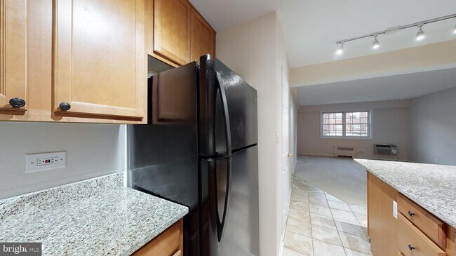 Building Photo - 4402 N Pershing Dr