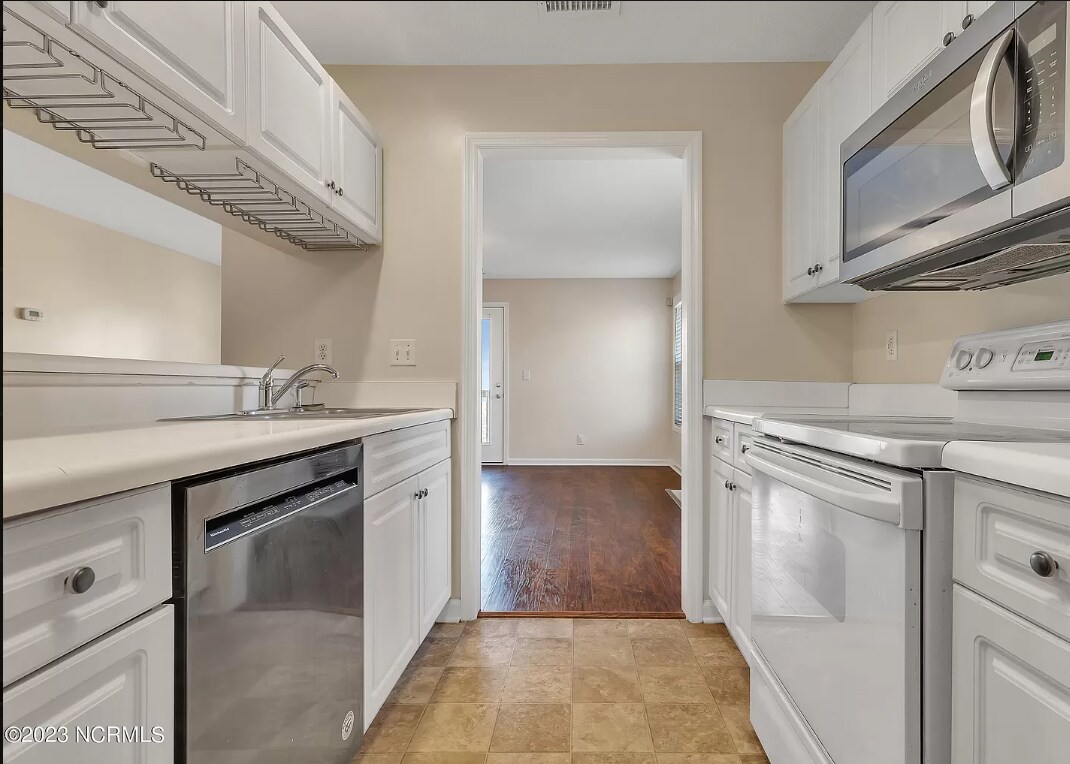 901 Litchfield Way Unit H, Wilmington, NC 28405 Condo for Rent in