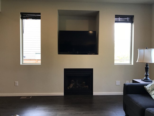 Chimenea a gas - 1420 S 28th St