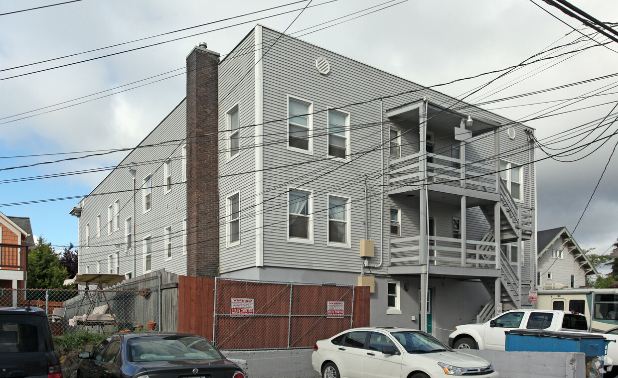 Building Photo - McCarthy Apartments