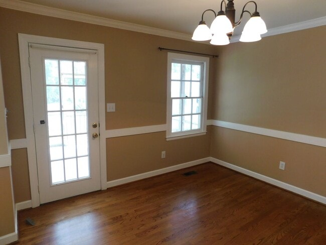 Building Photo - Beautiful home in the heart of Morehead City