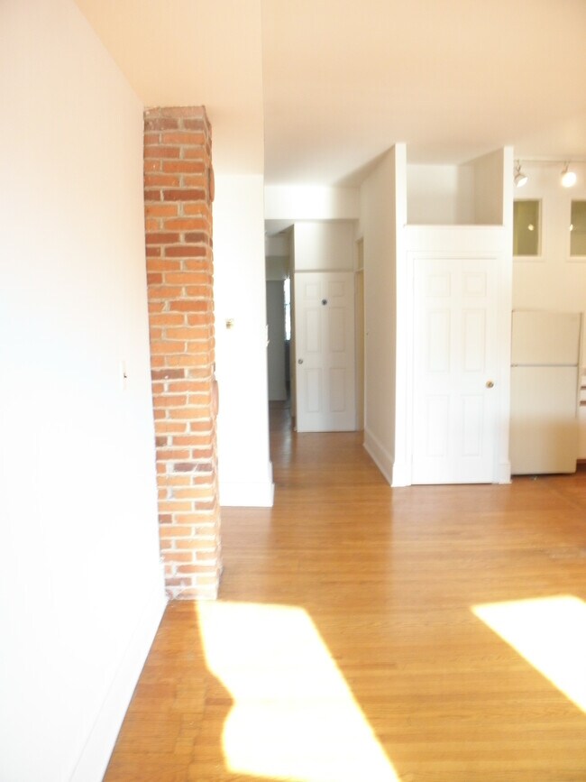 Hallway to bedroom - 923 S 11th St