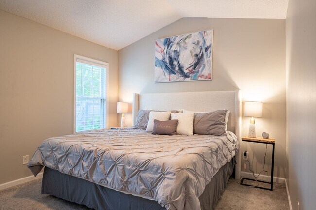 Foto del edificio - FURNISHED RENTAL FOR 3-12 MONTHS AVAILABLE END OF APRIL 2026