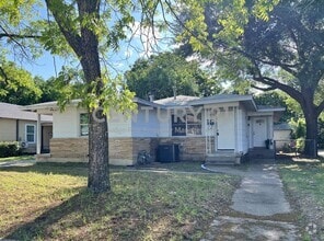 Building Photo - 149 Merritt St