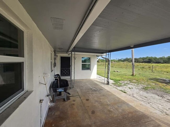 Foto del edificio - Beautiful Fort Pierce Home – Great Locatio...