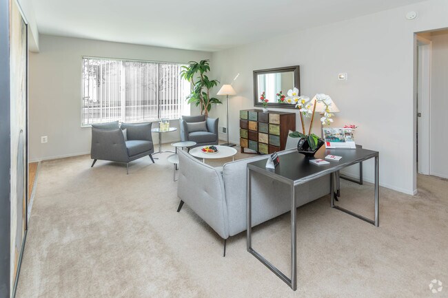 1HAB, 1BA - 836 ft² - Bloomfield Square Apartments - Auburn Hills, MI