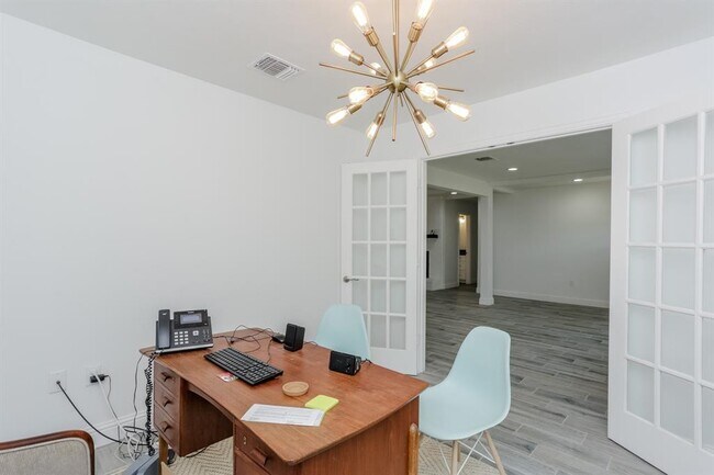 Foto del edificio - 611 Blue Willow Dr