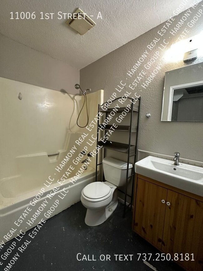 Foto del edificio - 11006 1st St