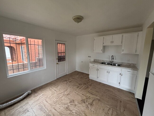 Foto del edificio - 229 E 89th St