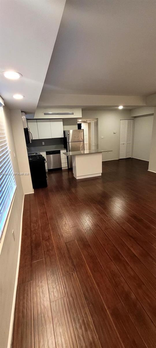 Foto del edificio - 7333 Dickens Ave