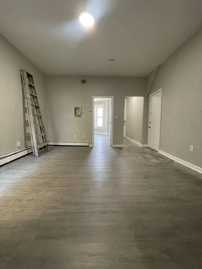 Building Photo - 115 Bostwick Ave