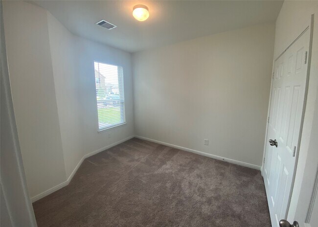 Building Photo - 4414 Adlington St