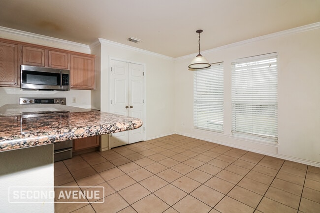 Building Photo - 6010 Suffolk Dr