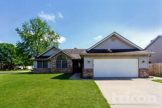 Building Photo - 2289 Broadmoor Ln