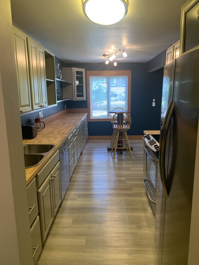 Kitchen & breakfast area - Chateau Edina