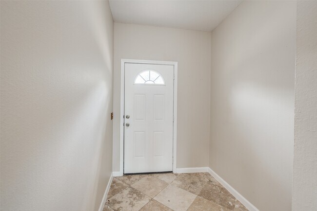 Foto del edificio - 2910 Grants Lake Blvd