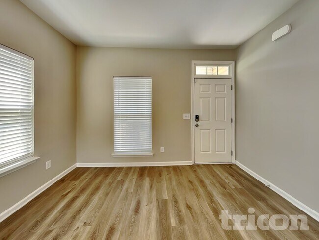 Foto del edificio - 303 Stonewood Crossing Dr