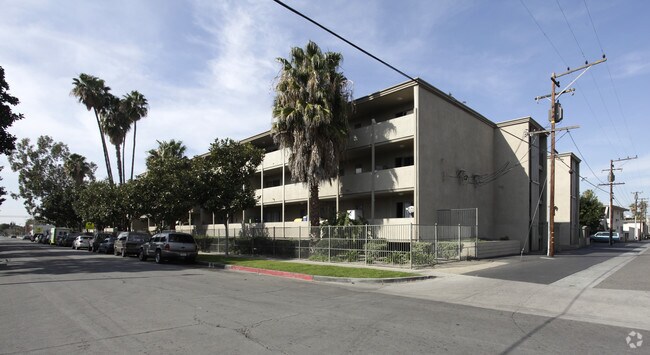 Palm Garden Apartments Als Fullerton Ca Building Photo Palm Garden Apartments