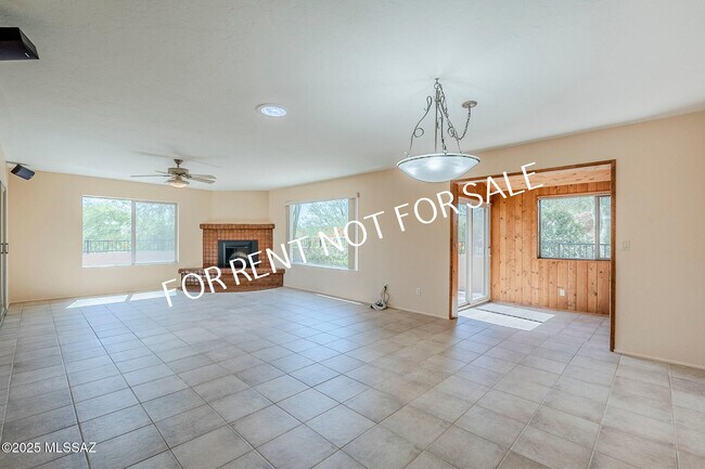 Building Photo - 5084 N Camino Del Lazo