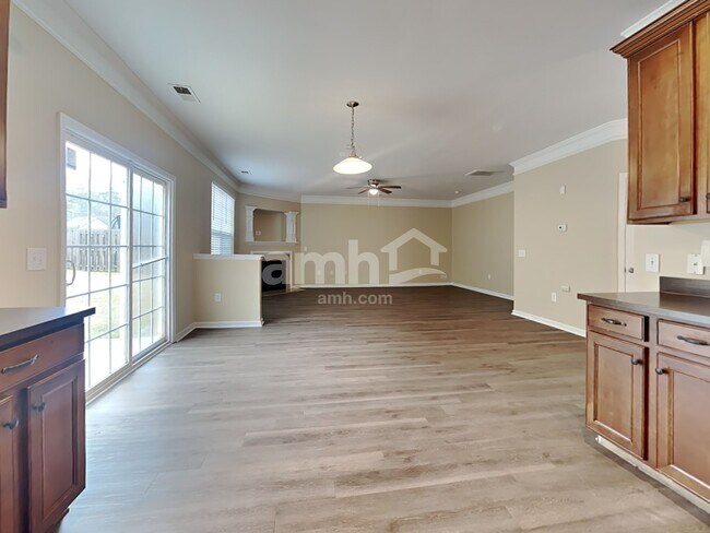 Foto del edificio - 1056 Whitlow Blvd