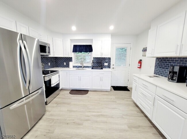 Foto del edificio - 9 S Lakeside Ave