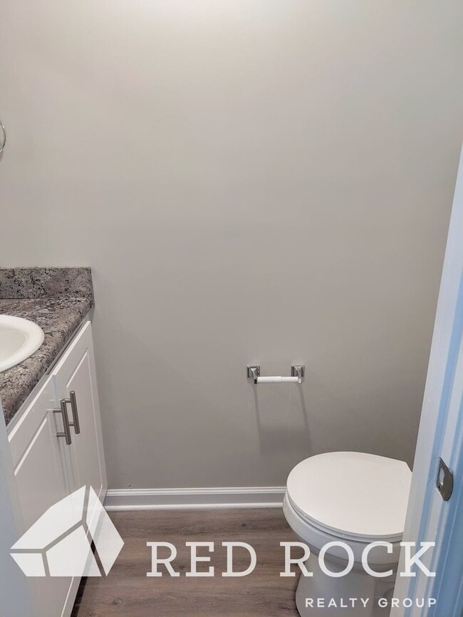 Interior Photo - Chanticleer Apartments