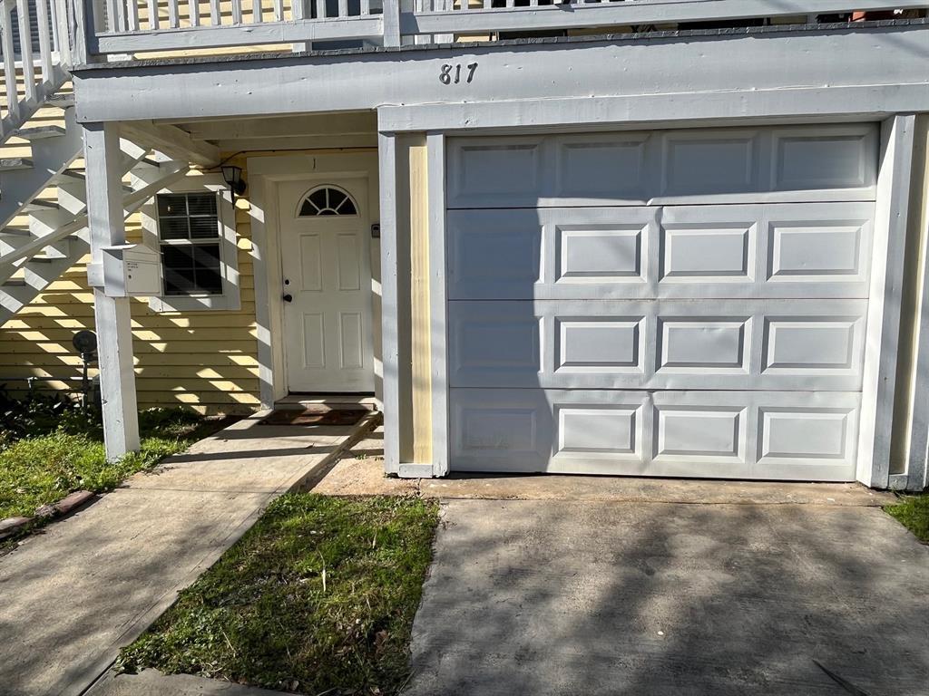 817 10th St Unit Down, Galveston, TX 77550 Room for Rent in Galveston