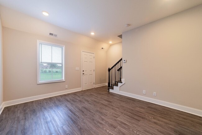 Building Photo - 204 Drayton Dr