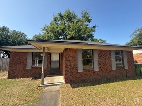 Building Photo - 209-p209 Garden Cir