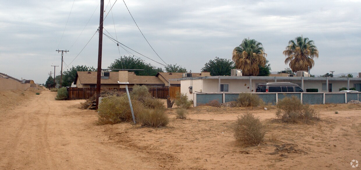 Foto del edificio - 13222 Mohawk Rd