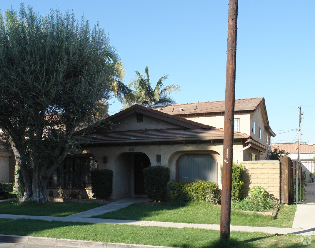 Primary Photo - 3611 Green Ave